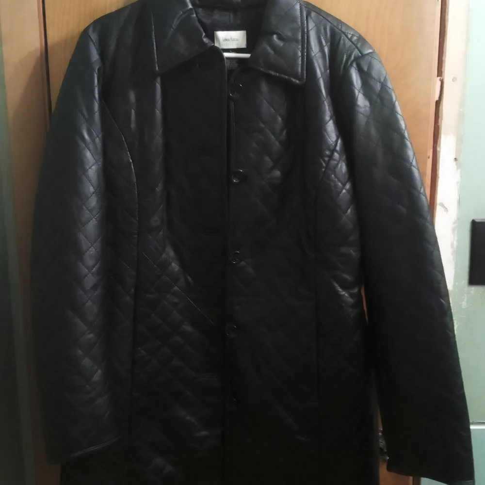 Neiman‎ Marcus Black Quilted Trench Coat